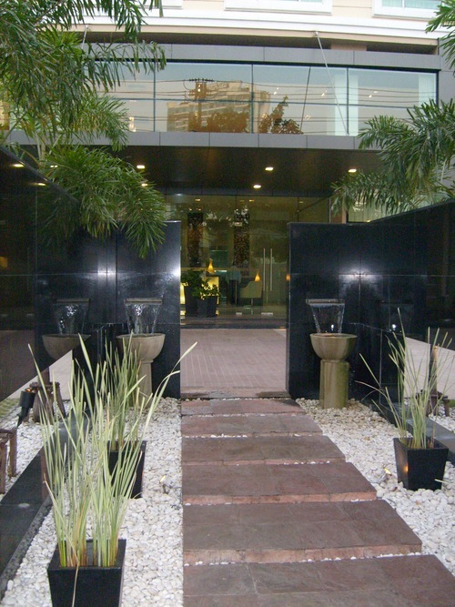 Bangkok’s Neighborhood Inns (Soi 16)