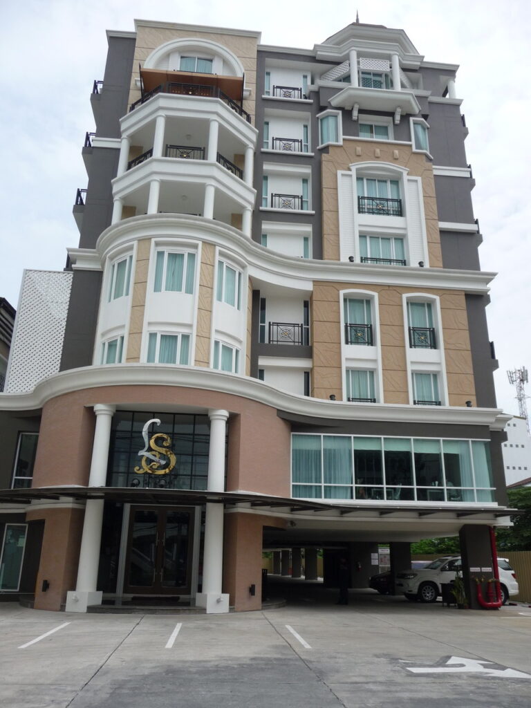 Luxury Suite Hotel- Yes, that’s the name: